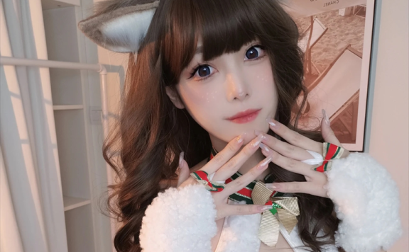 蜜汁猫裘的圣诞兔兔：甜美与魅力的完美结合